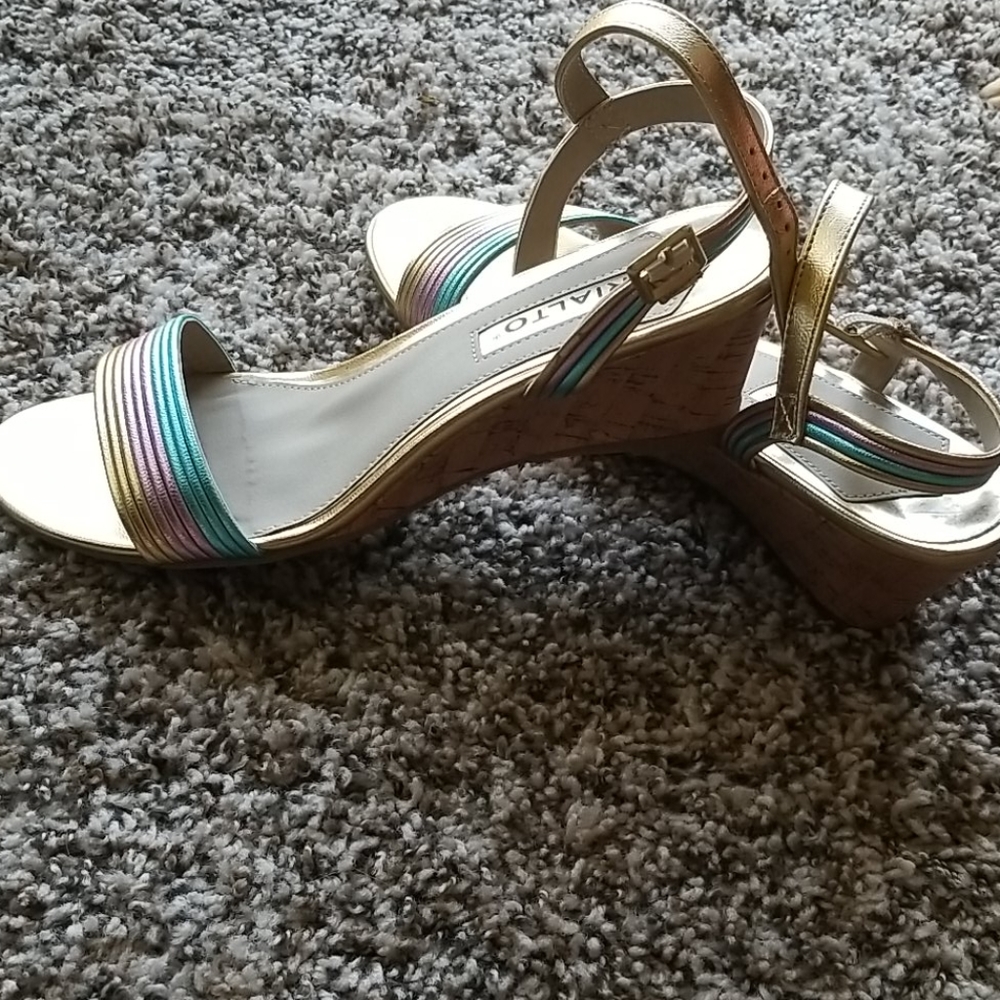 Metallic Rialto Wedge Sandals - Picture 4 of 4